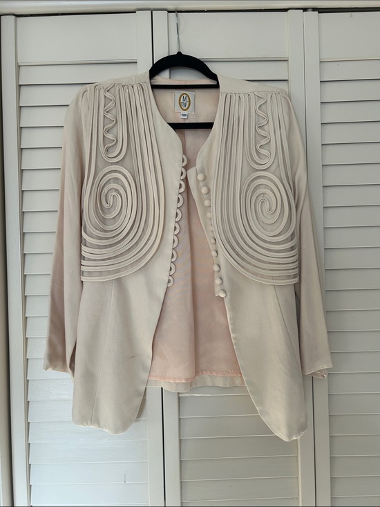Mw Jackets & Blazers - Vintage MW Elegant Light Peach Blazer with Button Detailing Size 10P
